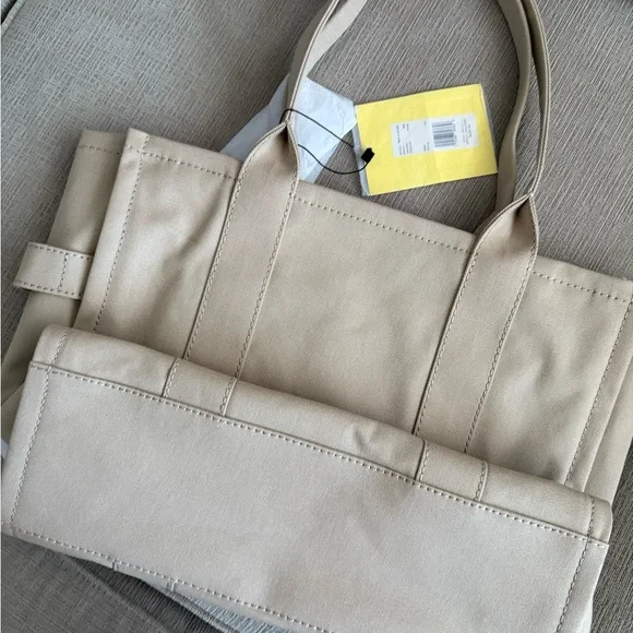 Marc Jacobs Tan Tote Bag - Picture 3 of 6